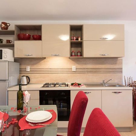 Apartment Doris, Nenadici Nenadici  Екстер'єр фото